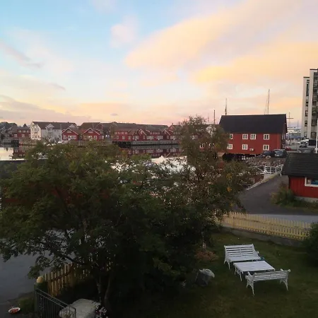 Kule Gule Huset Svolvær