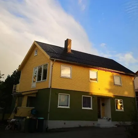 Kule Gule Huset * Svolvær